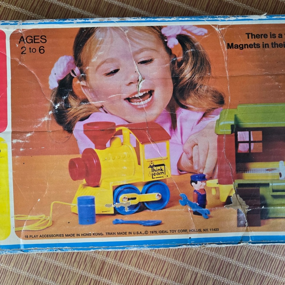 VINTAGE 1975 IDEAL THINK & LEARN LIVE-IN TRAIN w/MacMAGNET MAGNETIC FAMILY w/Box - Picture 12 of 16